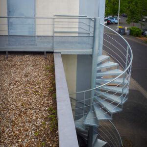 Escalier hélicoïdal industriel extérieur