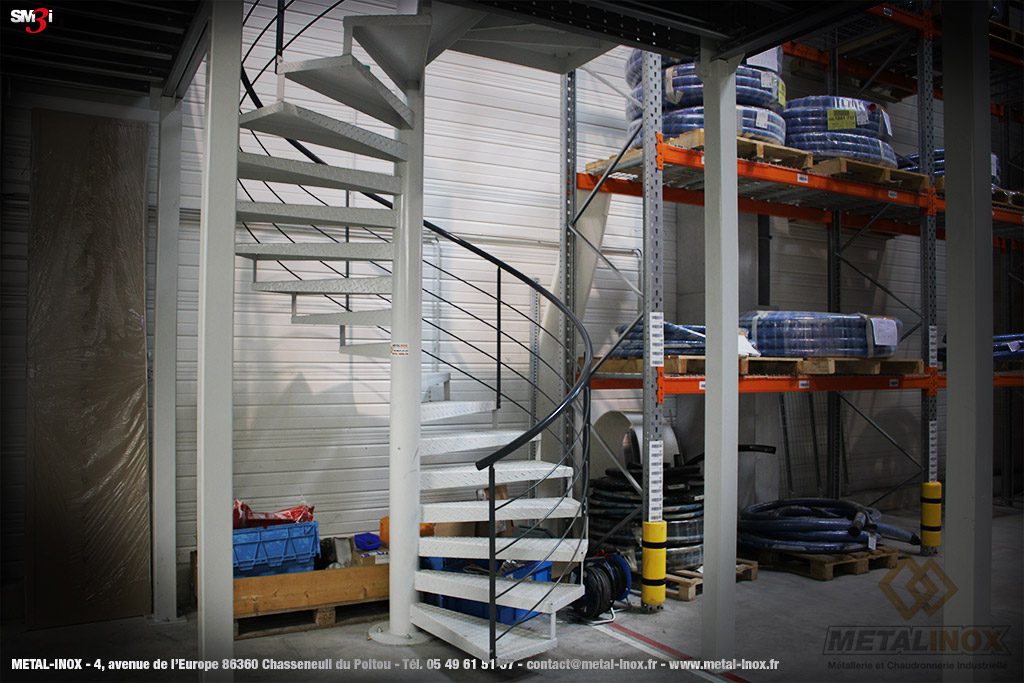 Escalier helicoidal usine SEFI METALINOX